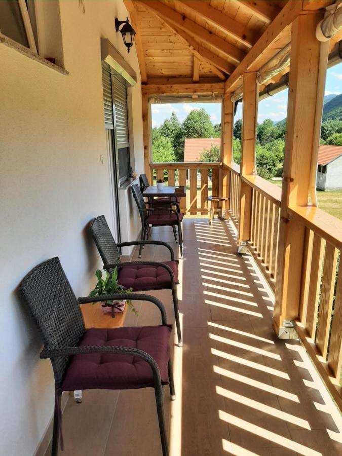 Apartments Paradise Licko Petrovo Selo Екстер'єр фото