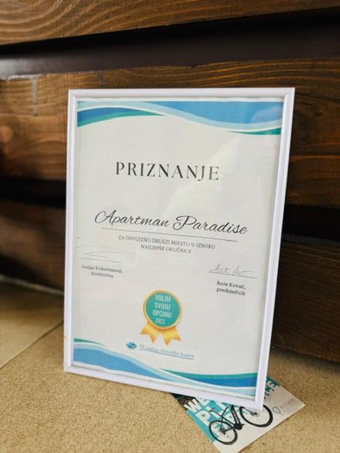 Apartments Paradise Licko Petrovo Selo Екстер'єр фото