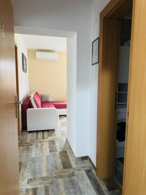 Apartments Paradise Licko Petrovo Selo Екстер'єр фото