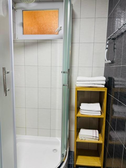 Apartments Paradise Licko Petrovo Selo Екстер'єр фото