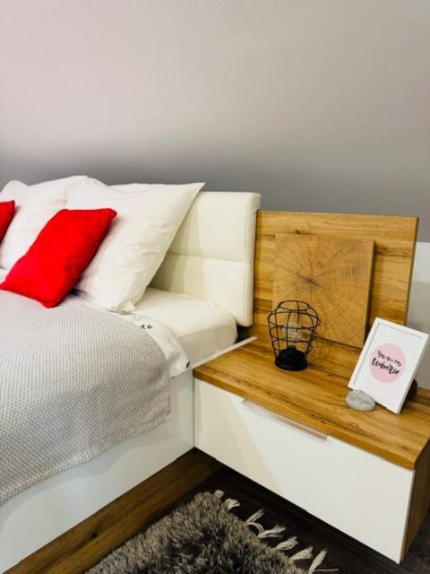 Apartments Paradise Licko Petrovo Selo Екстер'єр фото